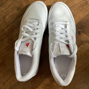 Reebok- white